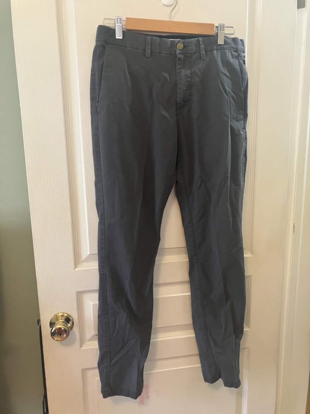 Old Navy Men's Chinos in Charcoal Gray